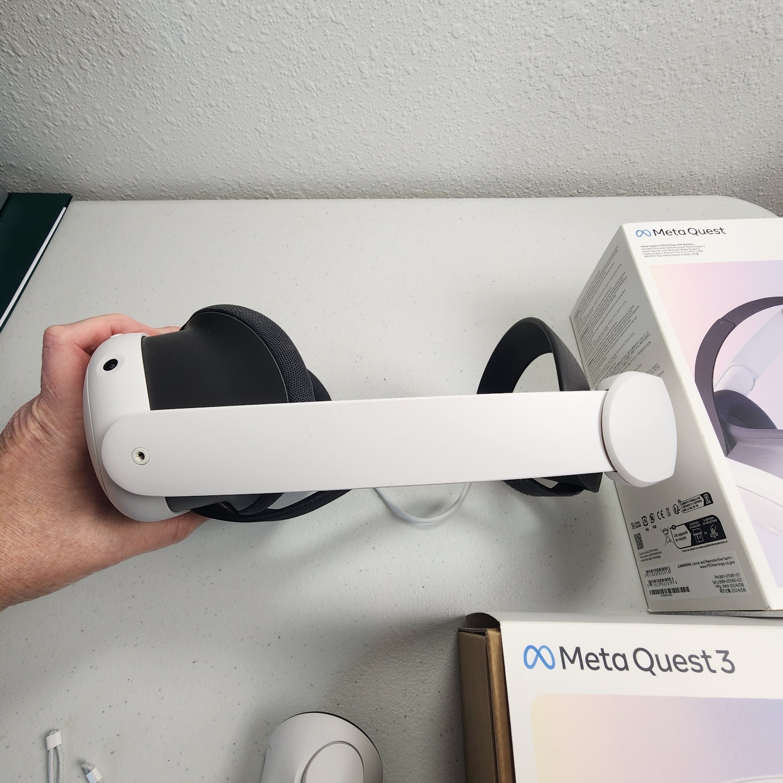 Meta Quest 3 512GB VR Headset + Elite Strap w/ Battery CIB Excellent Condition