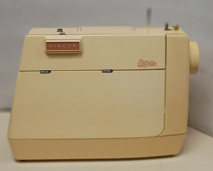 Vintage Singer Genie 353 Sewing Machine Working fine