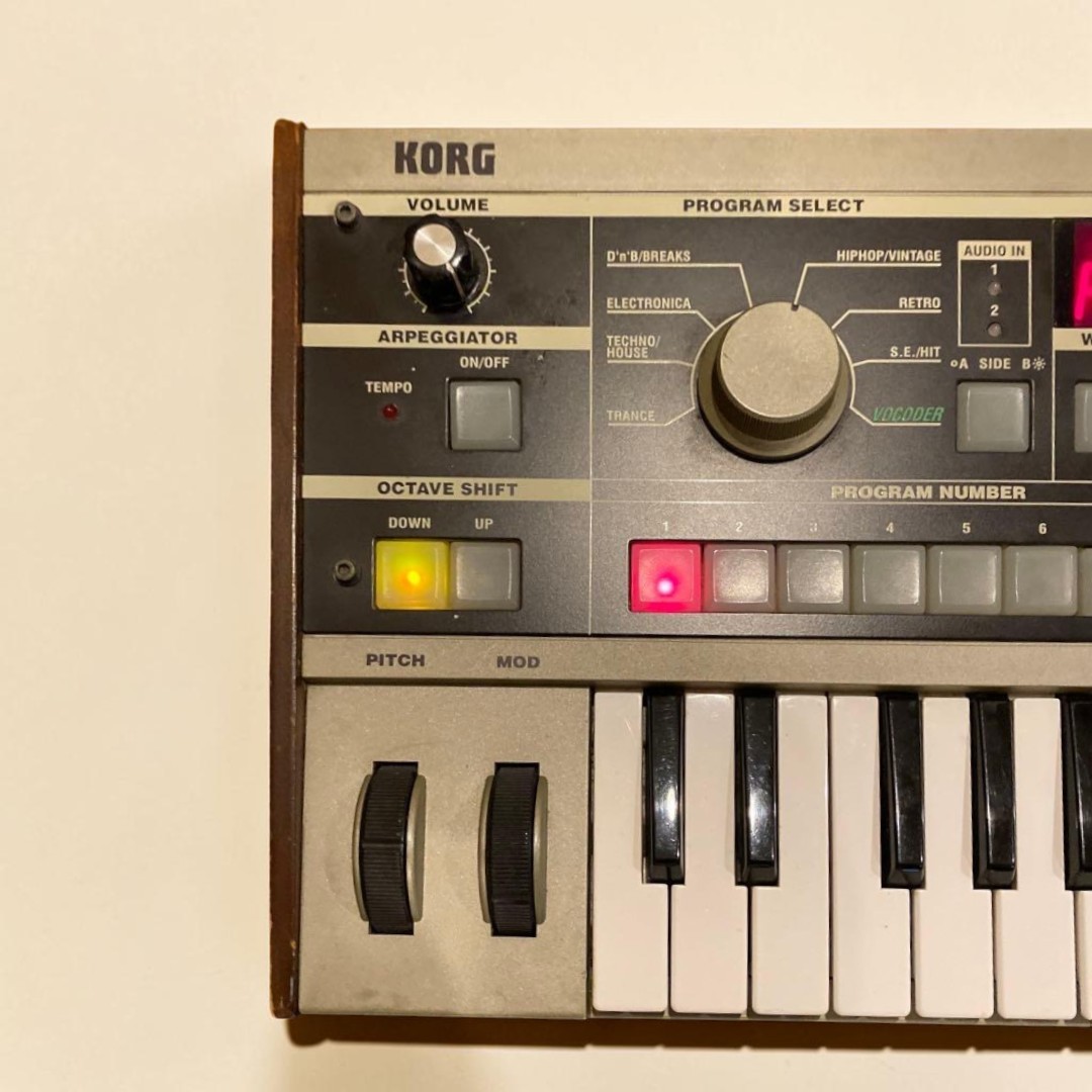 KORG MicroKORG Synthesizer Vocoder w/ PSU & MIC | Beautiful Condition