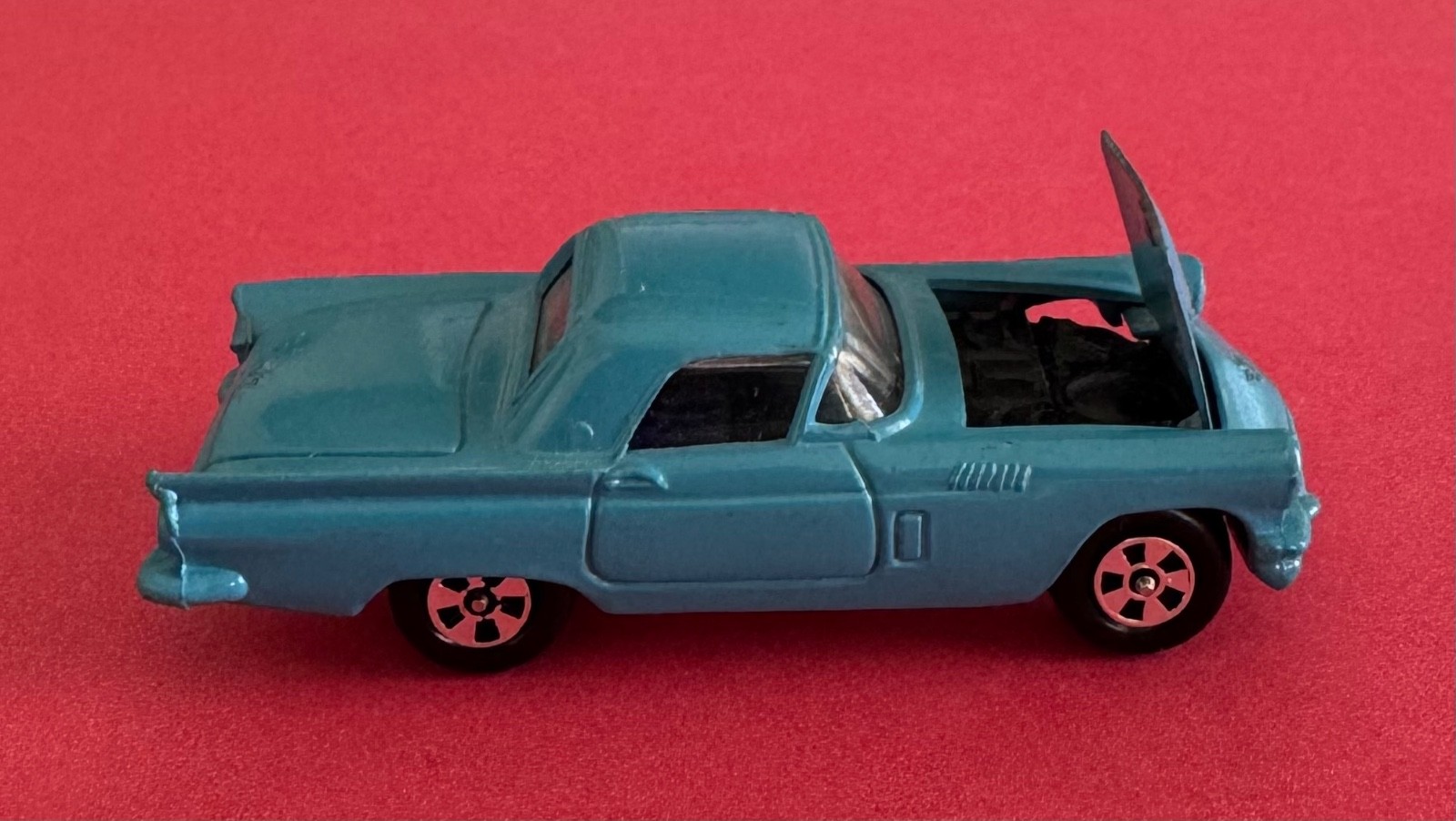 VINTAGE ERTL 1957 FORD THUNDERBIRD 1:64 DIECAST CAR TOY COLLECTIBLE HONG KONG 3+