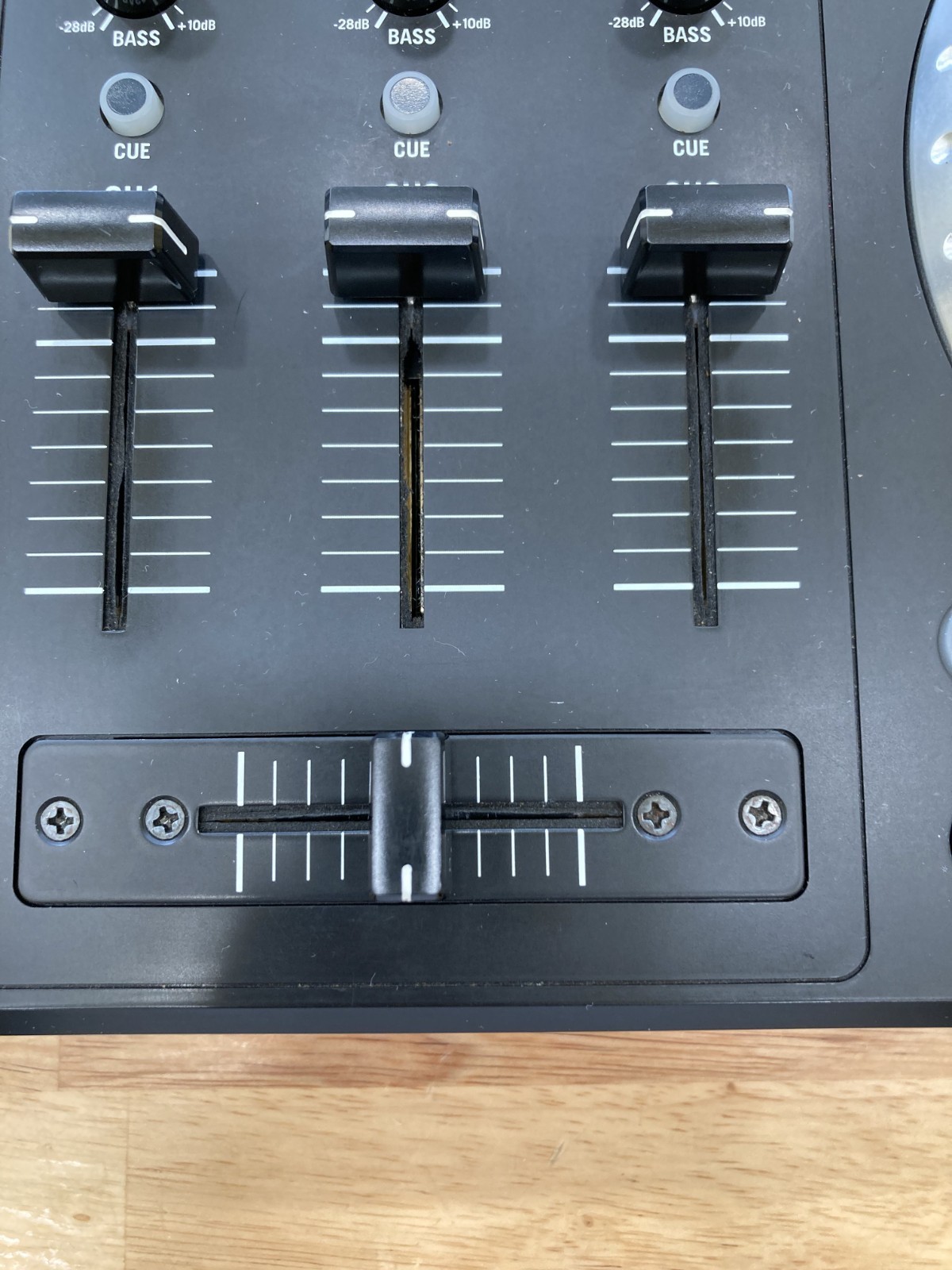 Numark Mixdeck Express Double Deck DJ Controller Built-in Mixer USB Effects