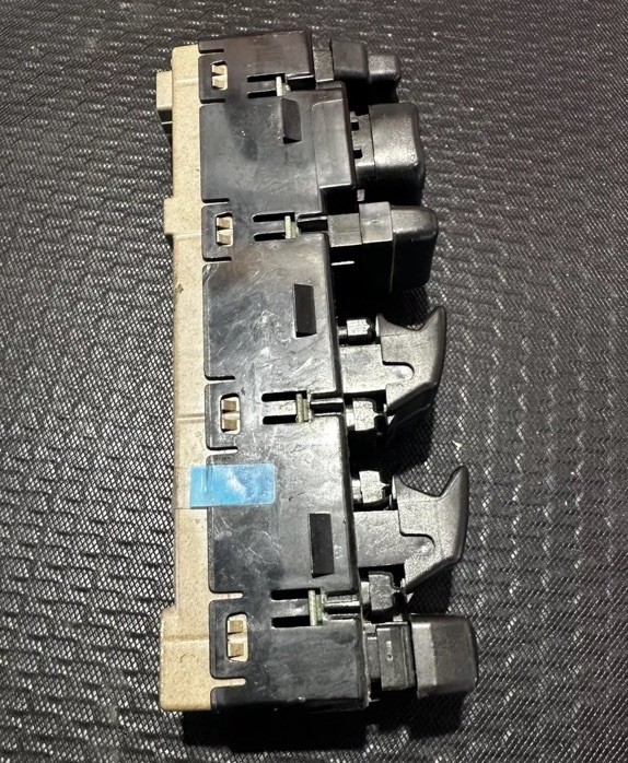 03-06 Chevy Silverado/GMC Sierra Master Window Control Switch OEM 10398564