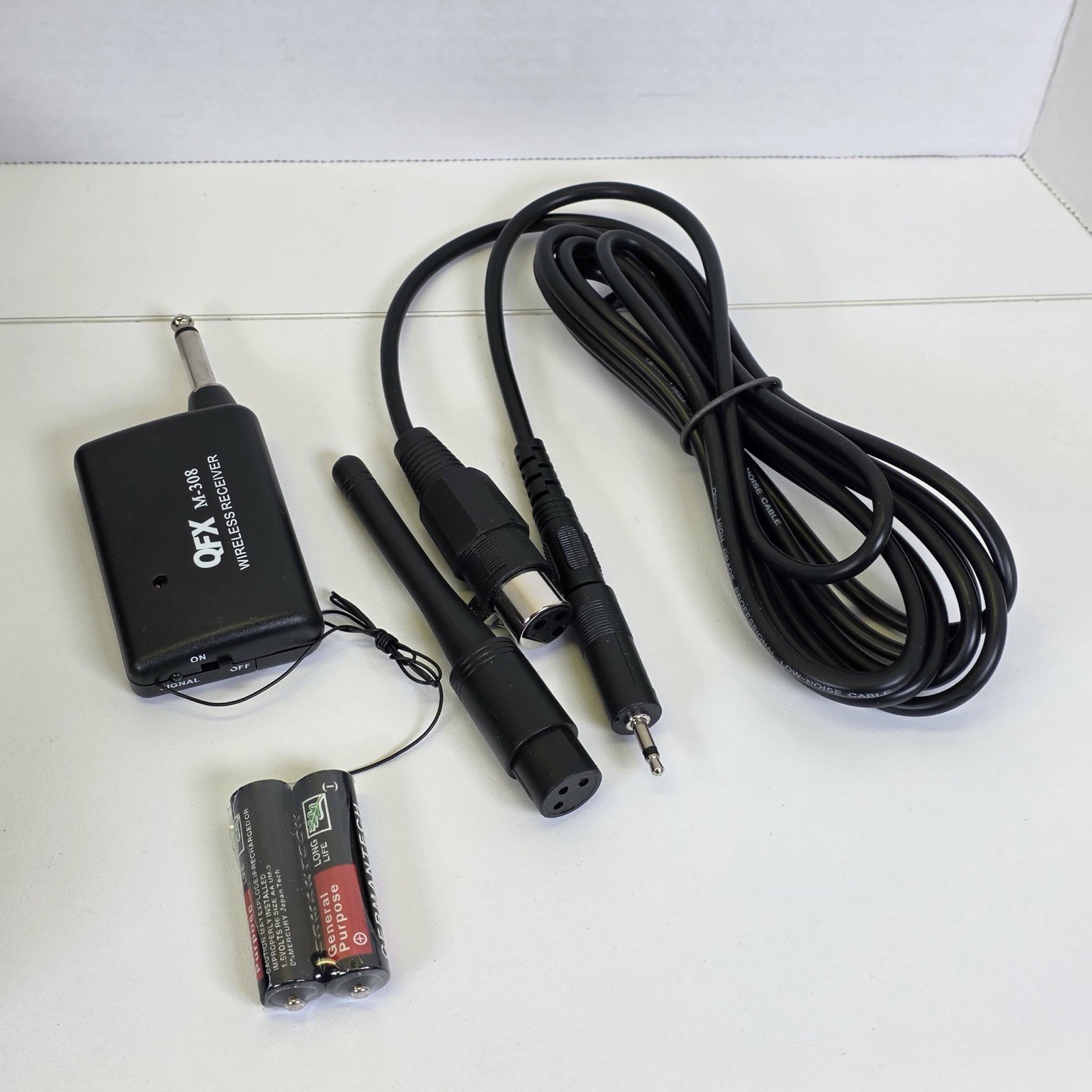 QFX Super Professional Microphone Model M-308 In Case With Cable