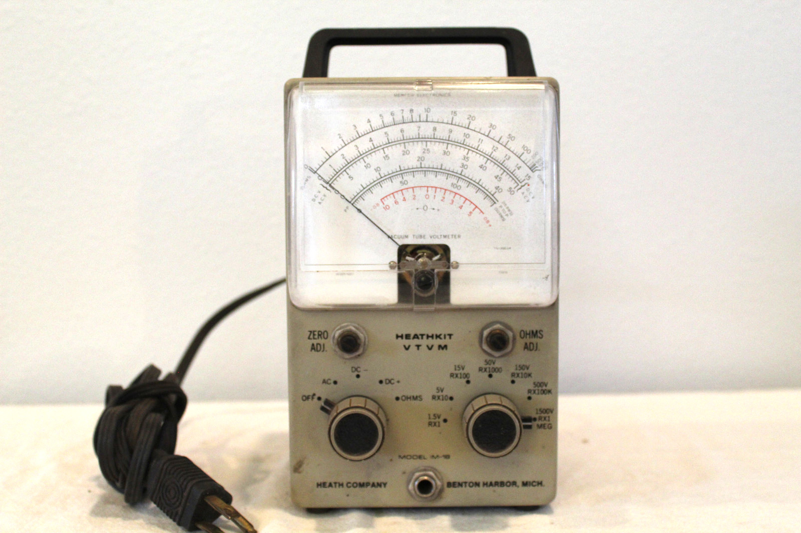 Heathkit Model IM-18 VTVM Vacuum Tube Voltmeter