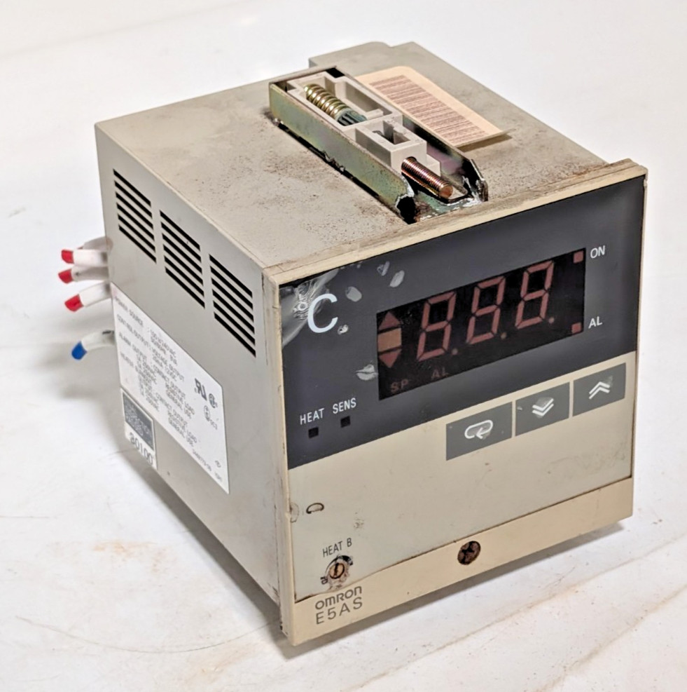 Omron E5AS-QHKJ Temperature Controller, 100-240VAC, 50/60Hz, Made in Japan