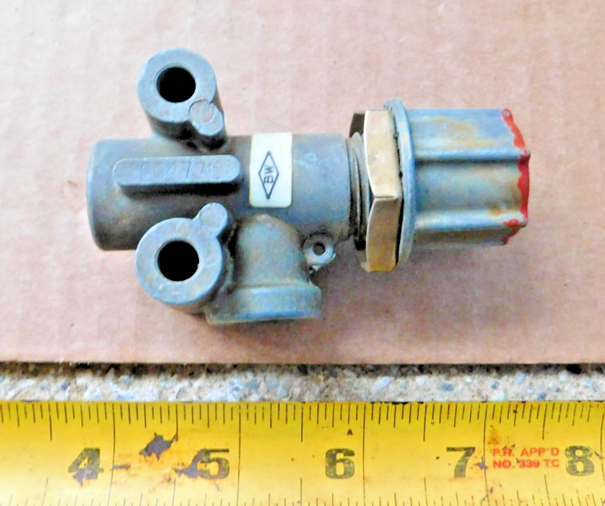 BENDIX TRUCK BRAKE PRESSURE PROTECTION VALVE 277148 85 psi