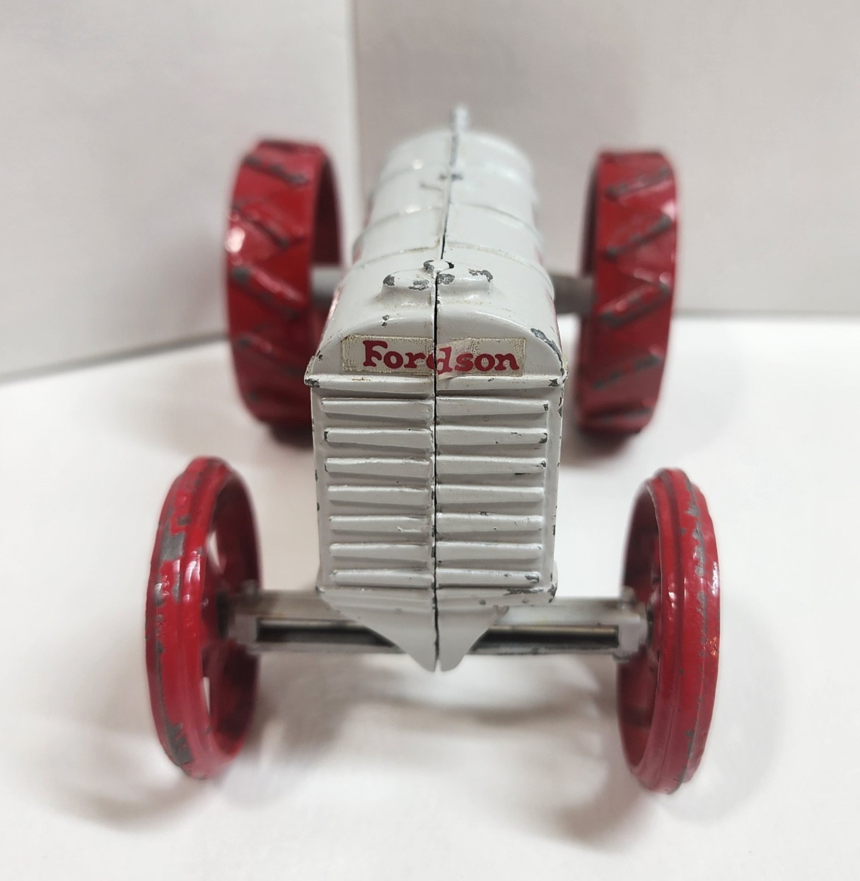 Diecast Fordson Toy Tractor #3021 Missing the Steering Wheel
