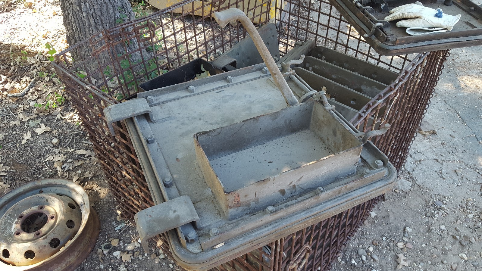 WW2 Tank M24 Chaffee NOS Escape Hatch Original G200