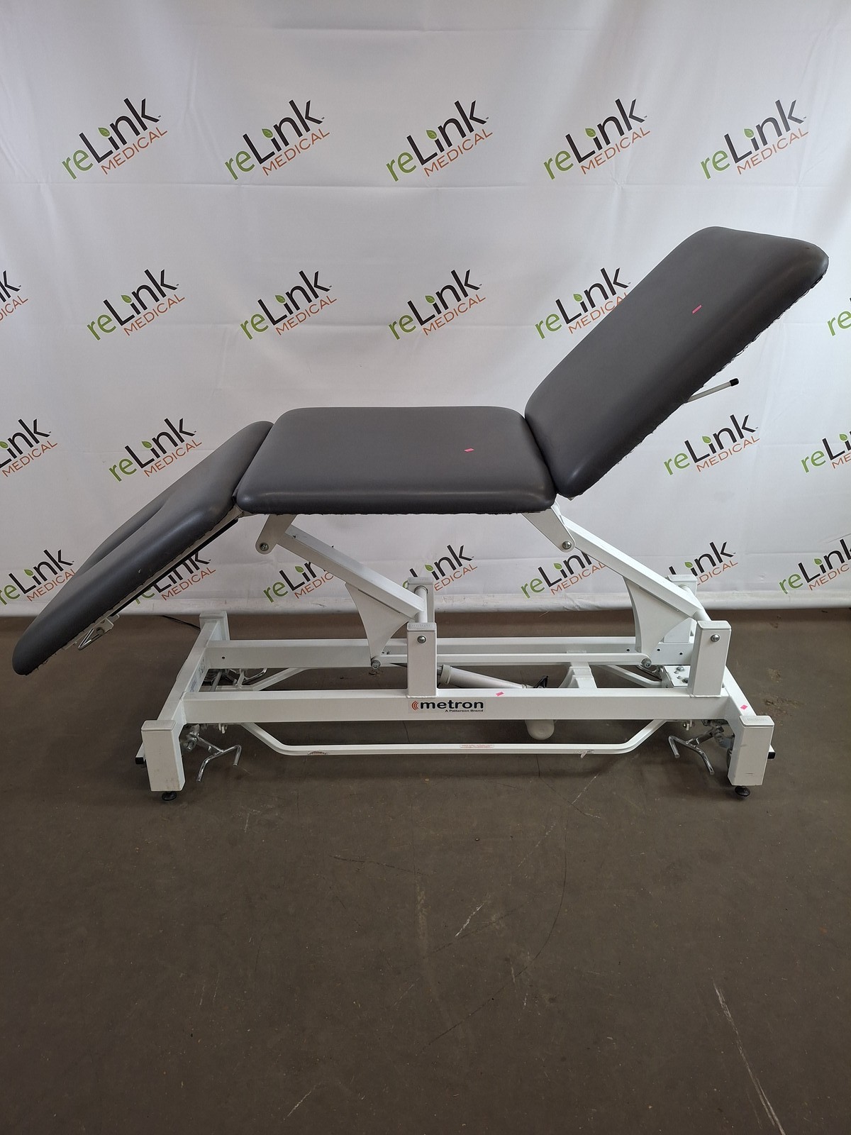 Metron Medical Elite 3 Section Treatment Table