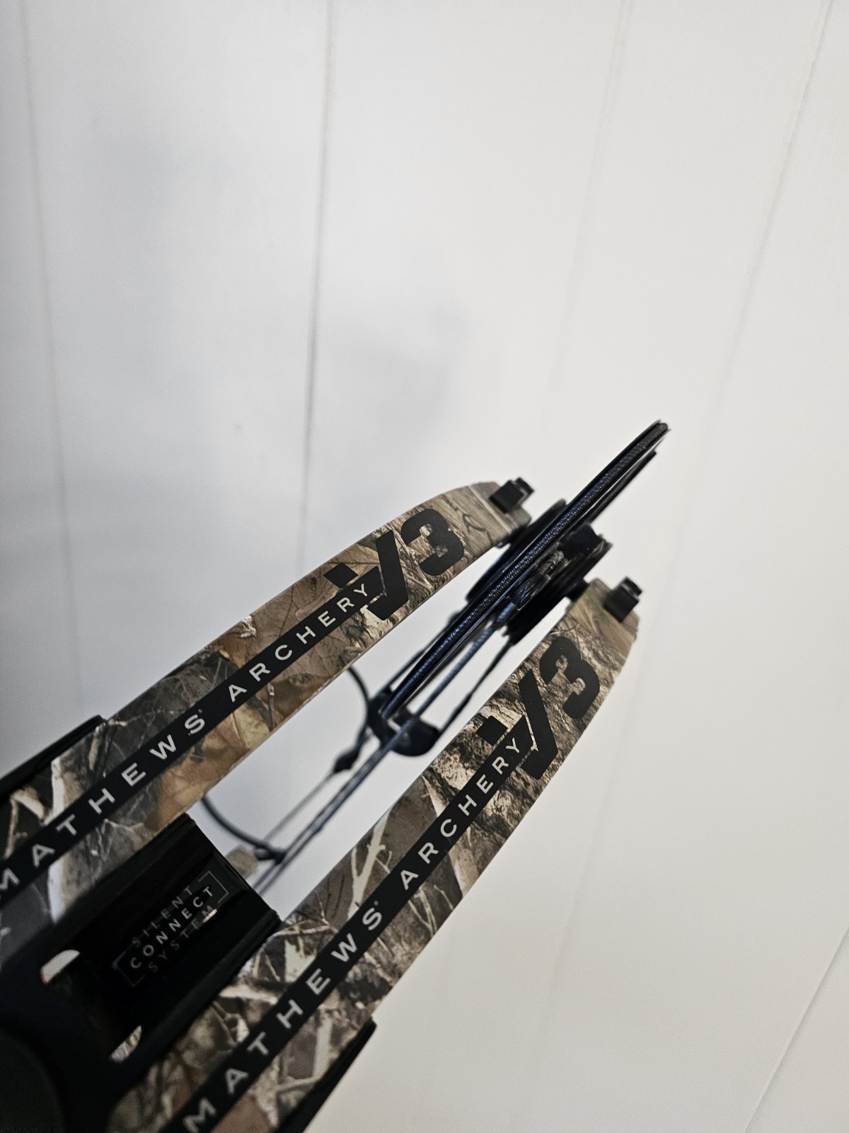 Mathews V3 31 Compound Bow Left Hand