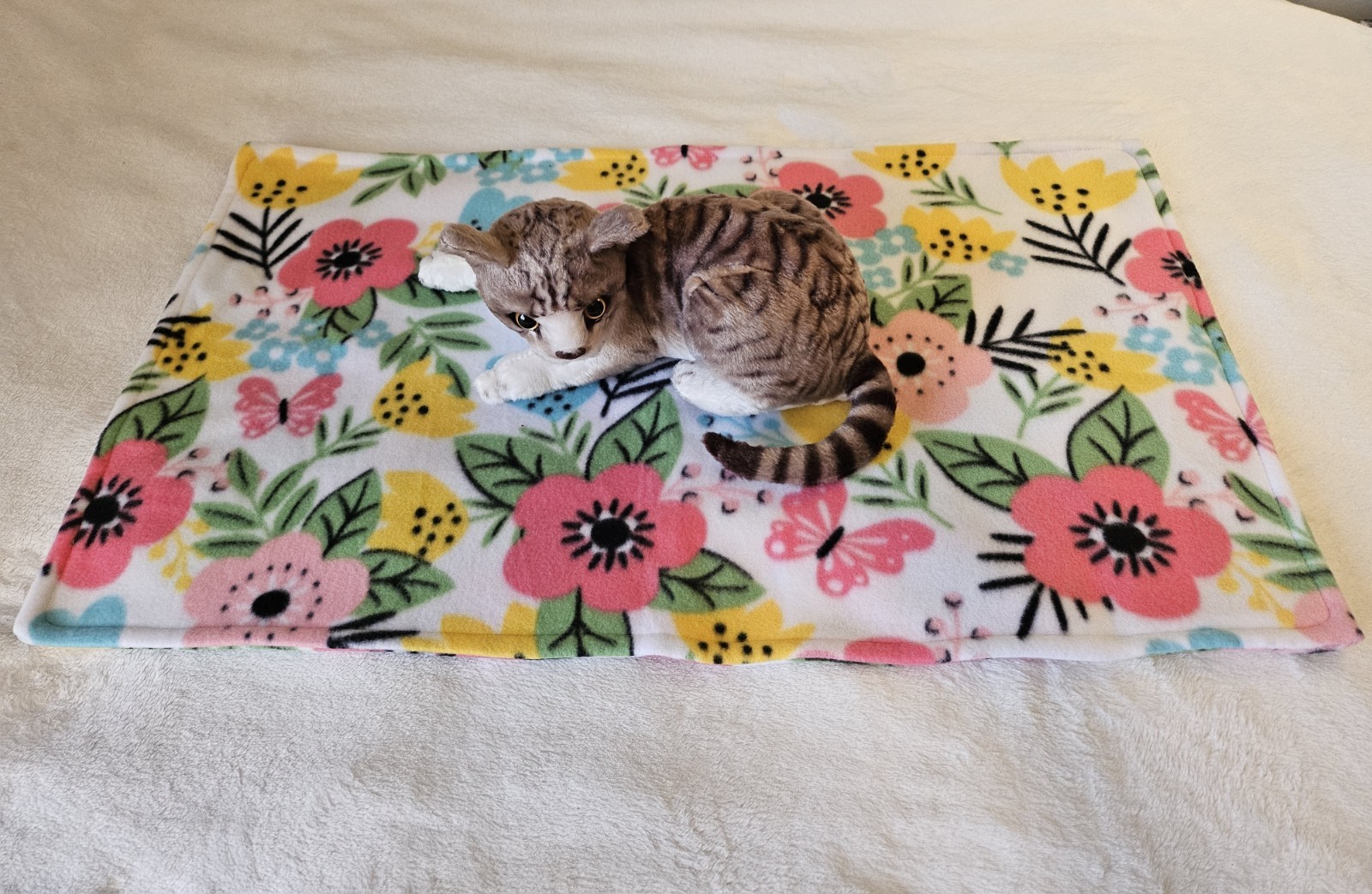 Nappy Mat For Cats Or Dogs  Flower Pattern 17×29 (Handmade)