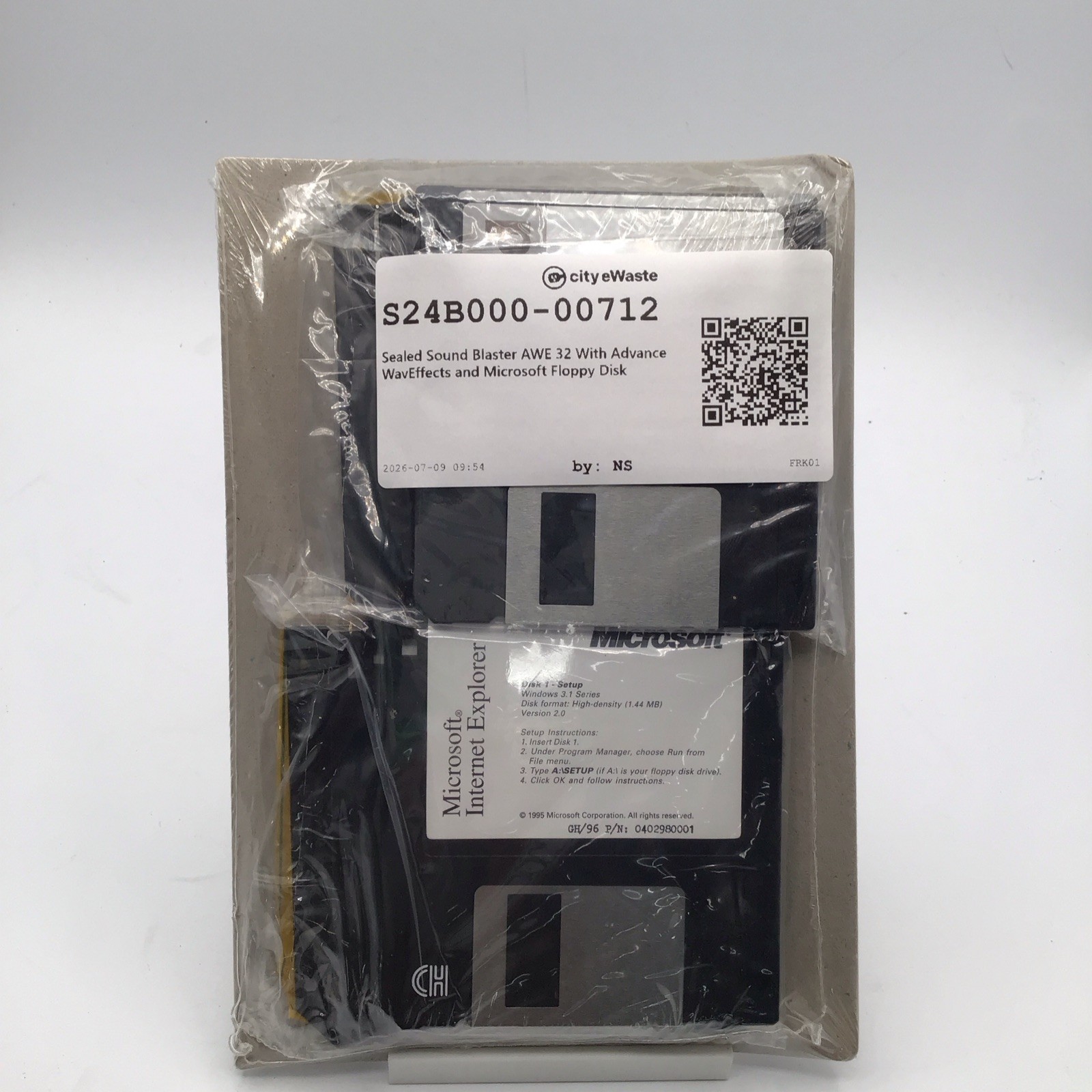 Sealed Sound Blaster AWE 32 w/ Advance WavEffects & Microsoft Floppy Disk
