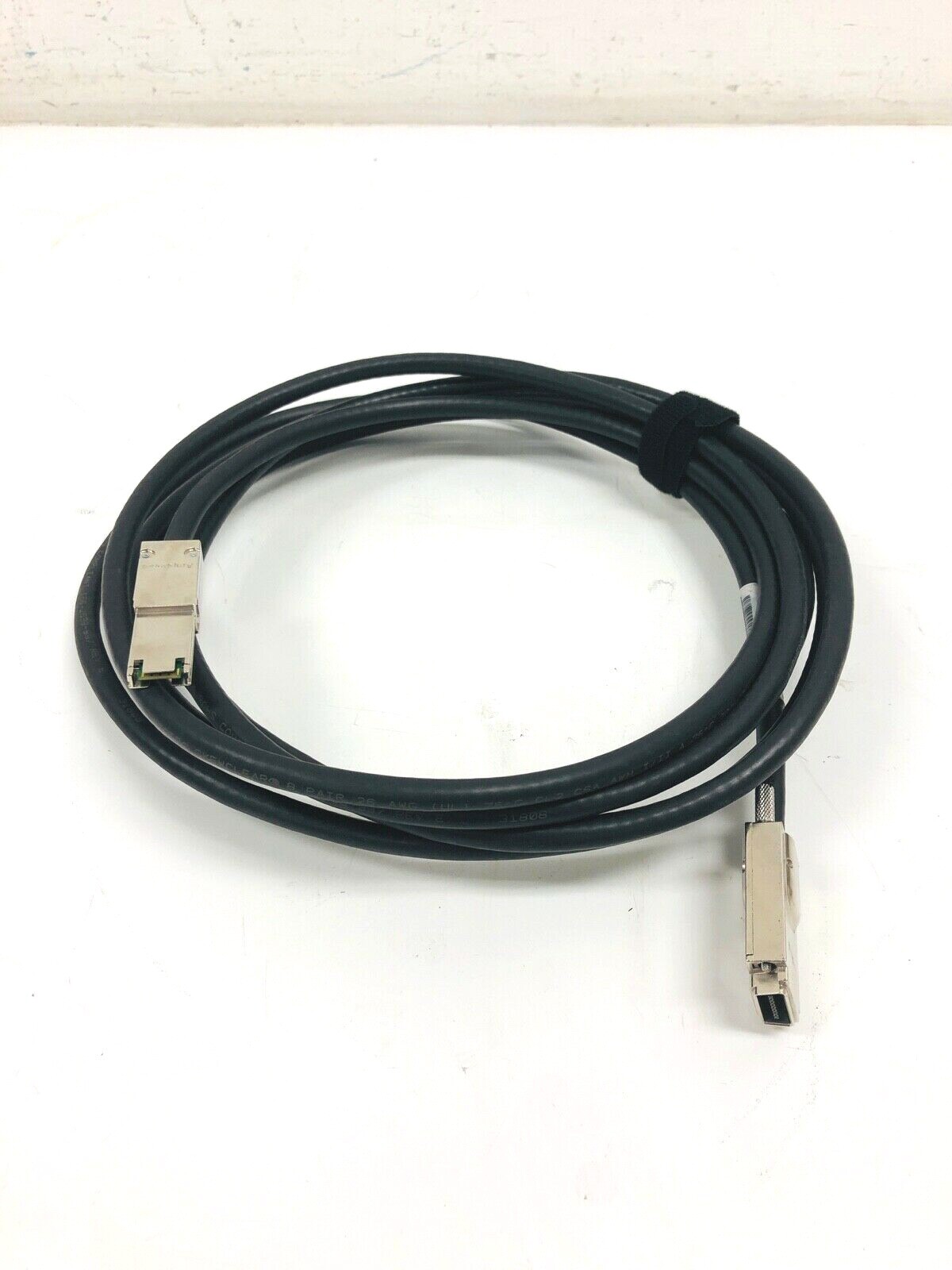 26 Pin Mini SAS (SFF-8088) to 4X SAS (SFF-8470) 12'Cord CN-0HR384-48570-91L-0078