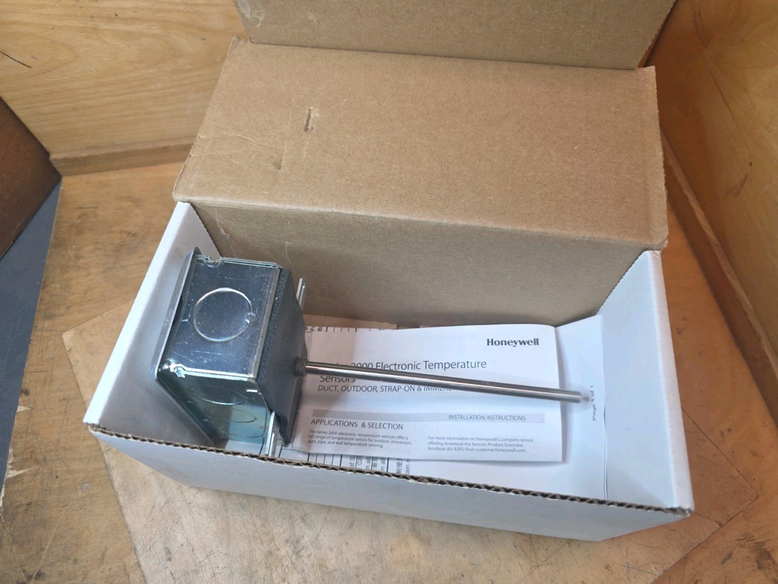 Honeywell C7041B2005/U - 20K OHM NTC - 6" Duct Sensor