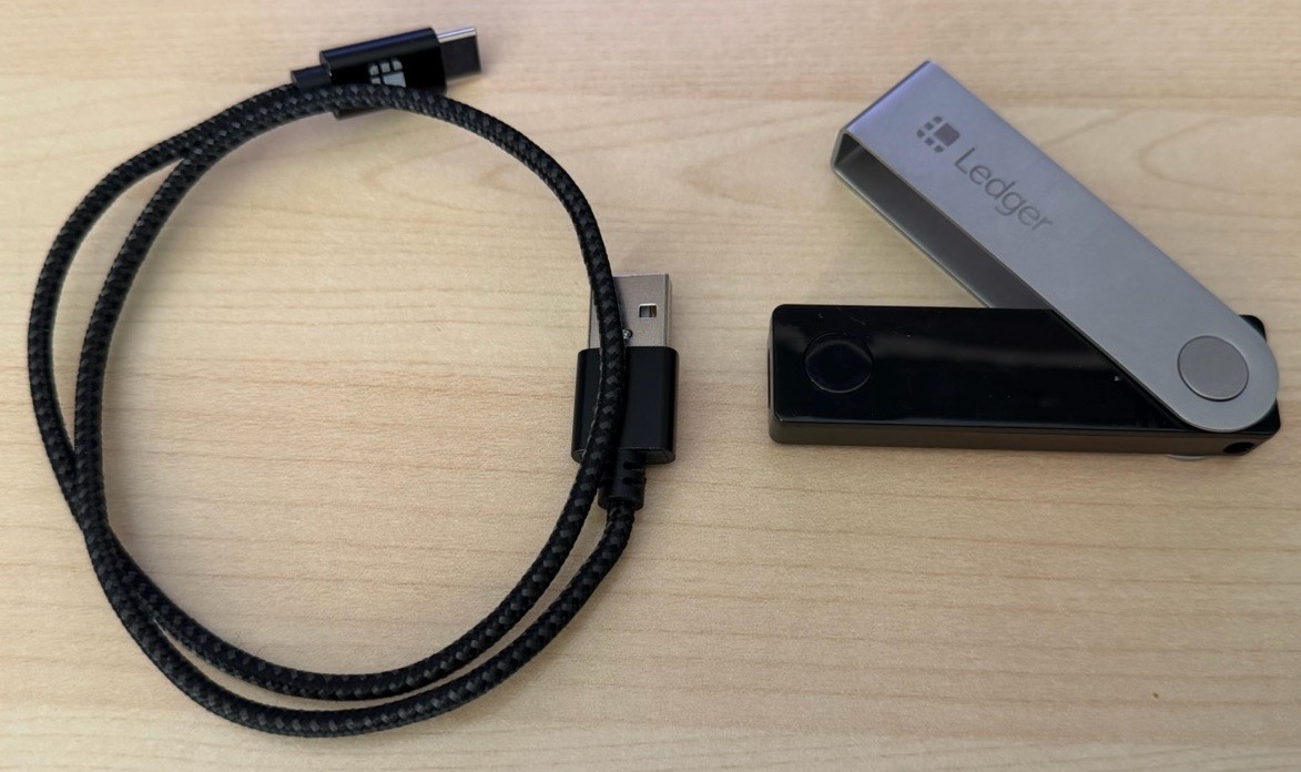 Ledger Nano X Crypto Hardware Wallet Signer Secure Bluetooth Bitcoin Used *READ*
