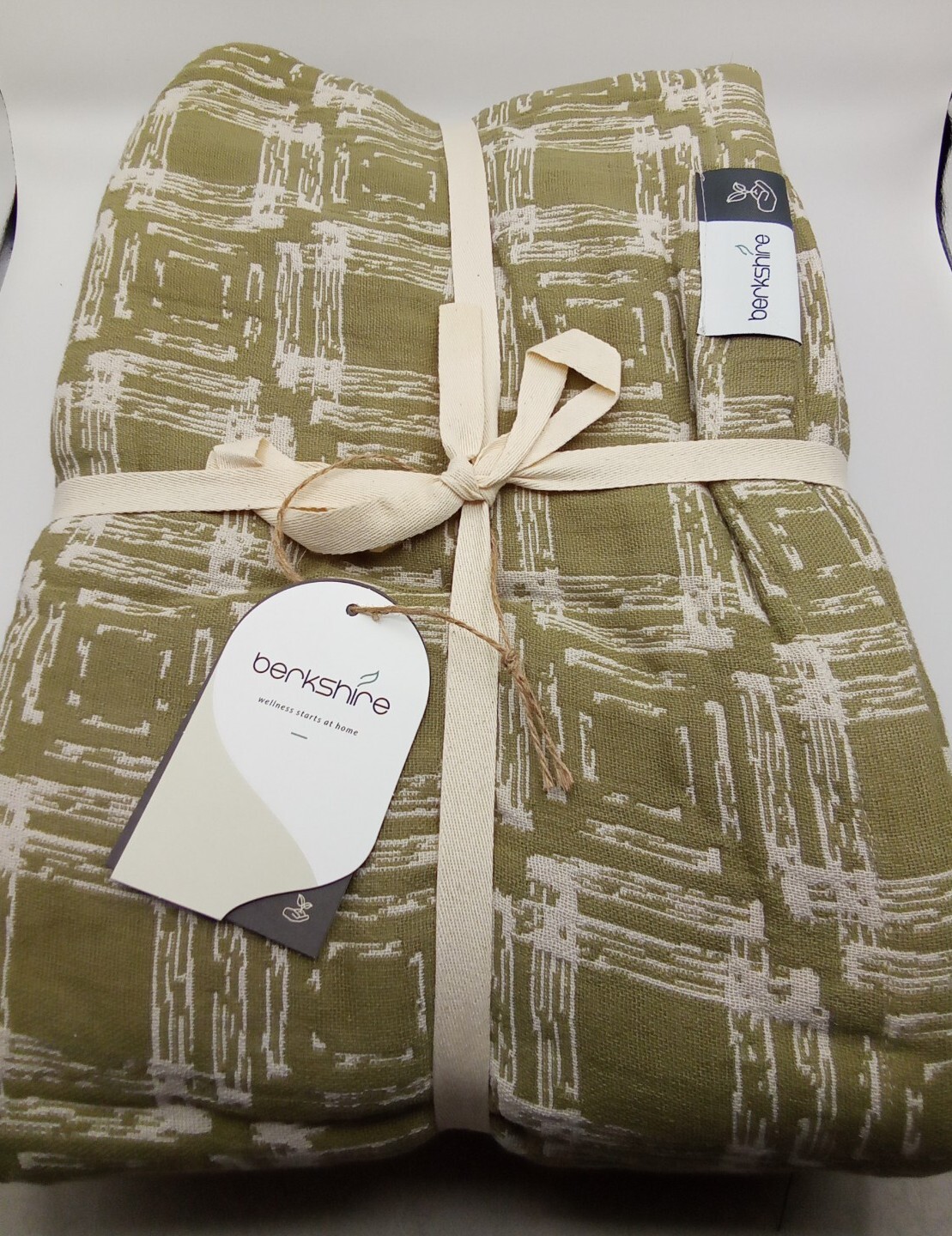 Berkshire Patterned Woven 100% Organic Cotton Blanket. Dried Herb Color. King