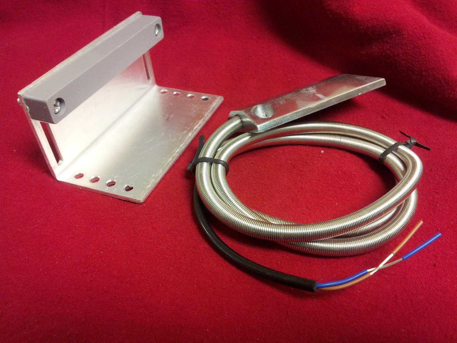 Warehouse Steel Door L Bracket Alarm System Switch Contact Sensor