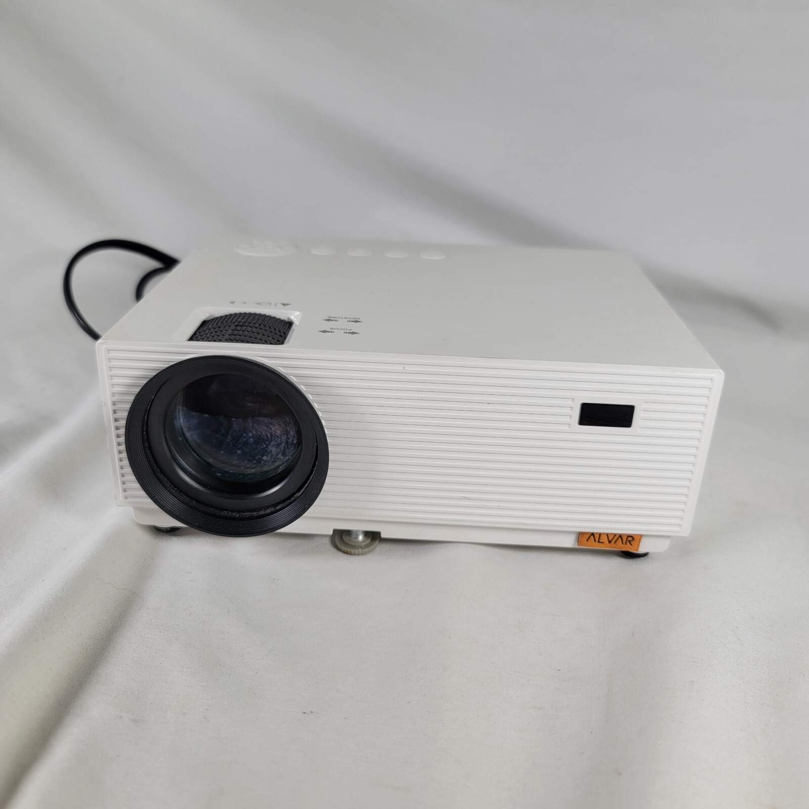 ALVAR D502 Native 1080P Full HD Projector with 120" Screen - 5G Wifi - Unit Only