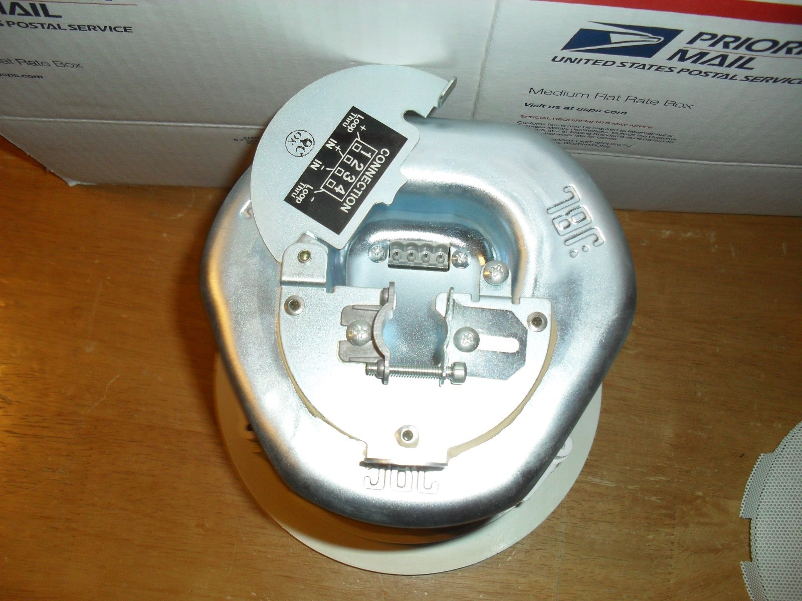 JBL Control 24C
