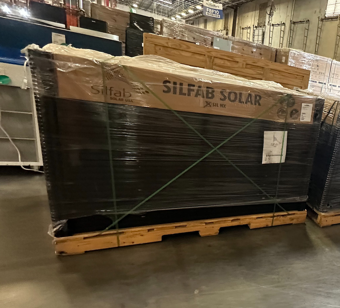 (Sealed Pallet of 26) New Silfab Solar 370 W Solar Panels - SIL-370 NX