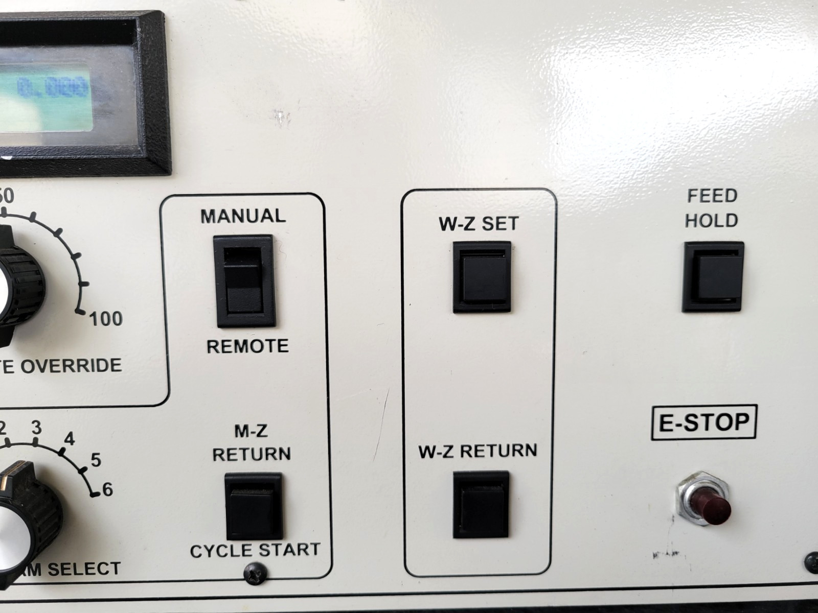 YUASA SUDX-5C-01 ROTARY INDEXER W/ UDNC-100 CONTROLLER