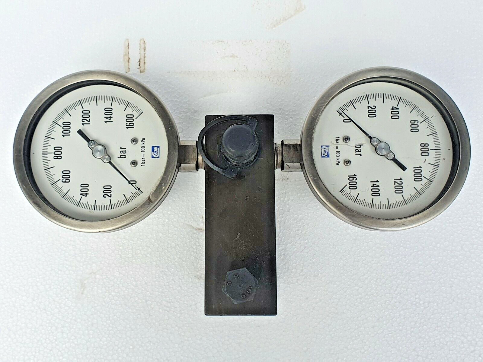 CEJN 1600 Bar Pressure Gauge 2 Nos with Adaptor for Oil Injector, Testing Use