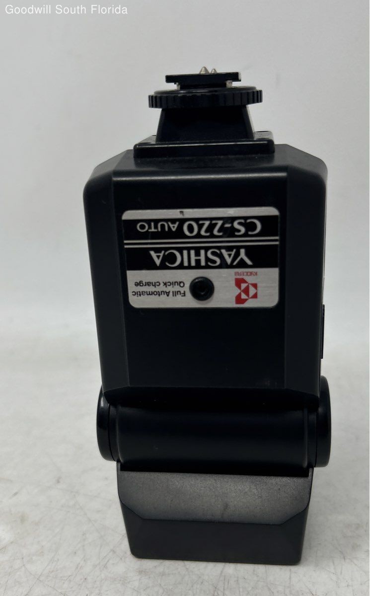 Yashica CS-220 Auto Black Full Automatic Quick Charge Camera Flash Not Tested