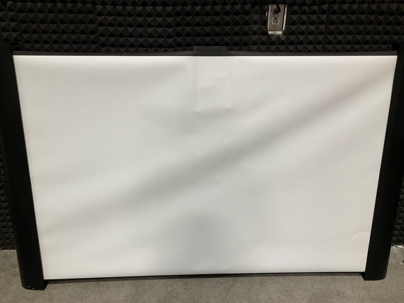 Accolade Duet Ultra Portable Projector Screen Projection screen 80" ELPSC80 ✨