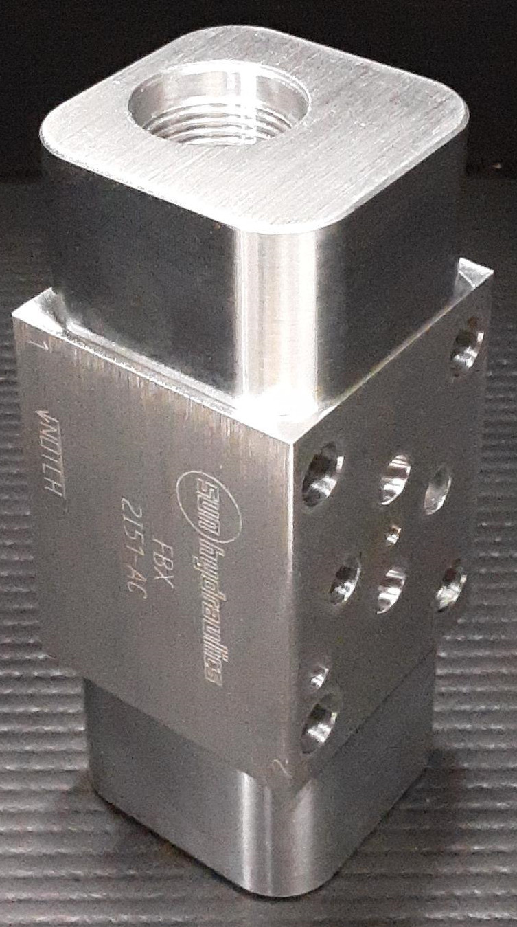 Z-5389 / Sun Hydraulics Sandwich Manifold FBX