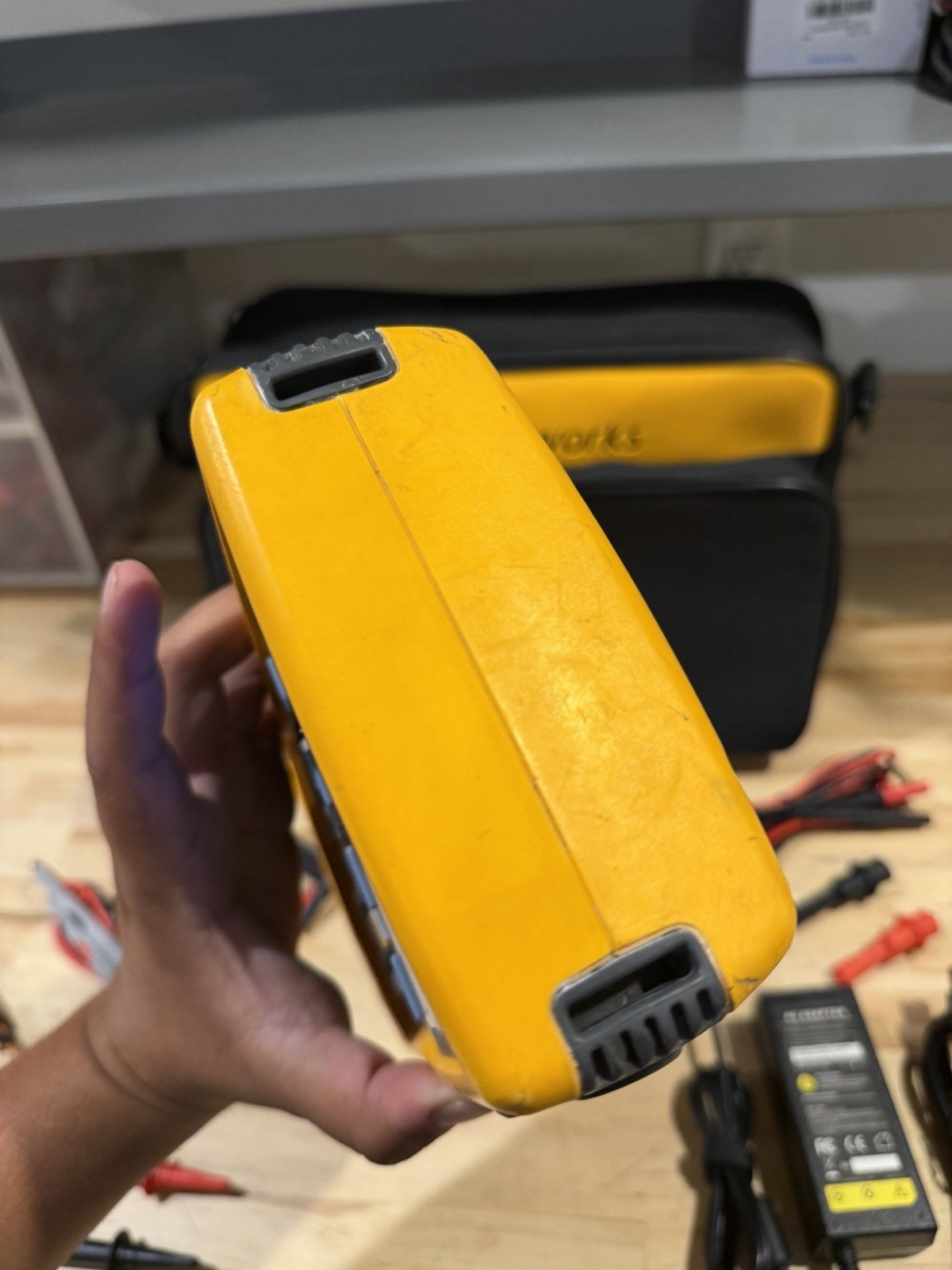 FLUKE 754 DOCUMENTING PROCESS CALIBRATOR W/ ACCESSORIES (TESTED) FREE SHIPPING