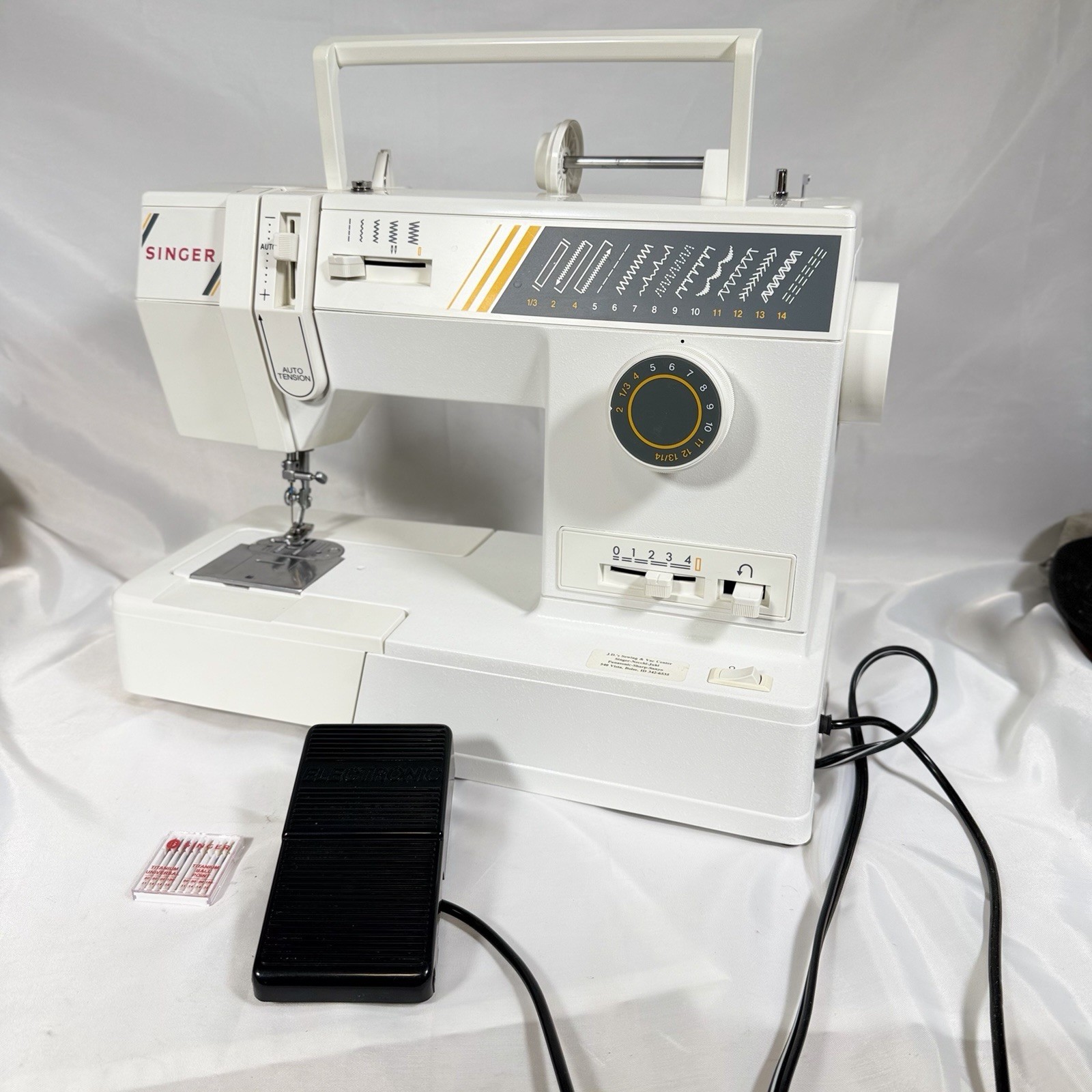 Singer 7035 Mechanical Free Arm Zigzag Sewing Machine w/ Case Pedal Tested