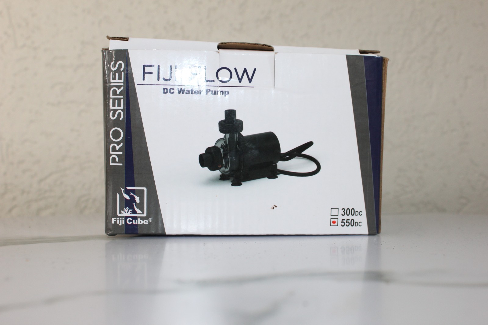 Fiji Cube - Fiji Flow 300 DC water pumps with controller (NEW)