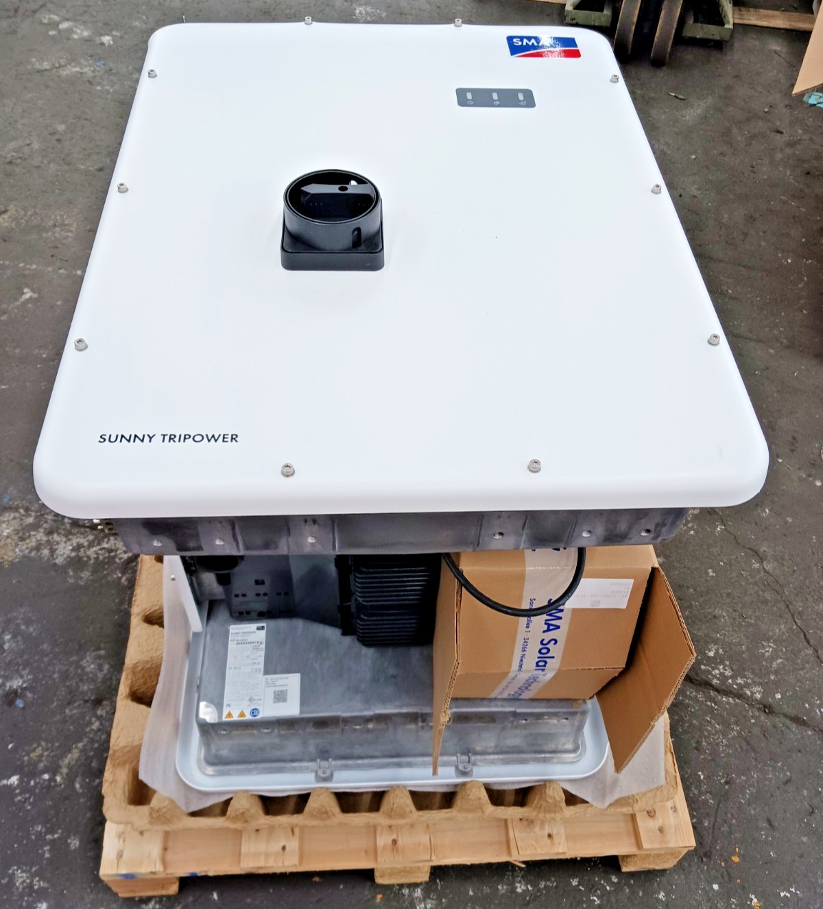 New SMA Sunny STP 50-US-41 Commercial Solar Inverter *Cracked Plastic Cover