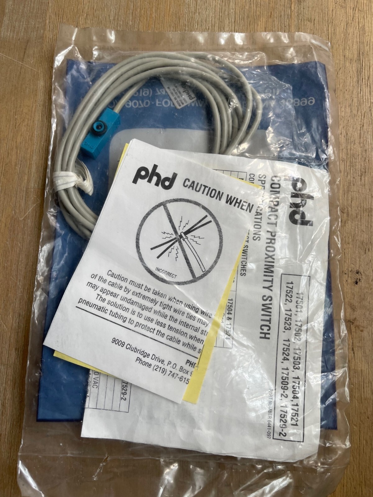 PHD 17501-1-06 COMPACT PROXIMITY SENSOR NEW