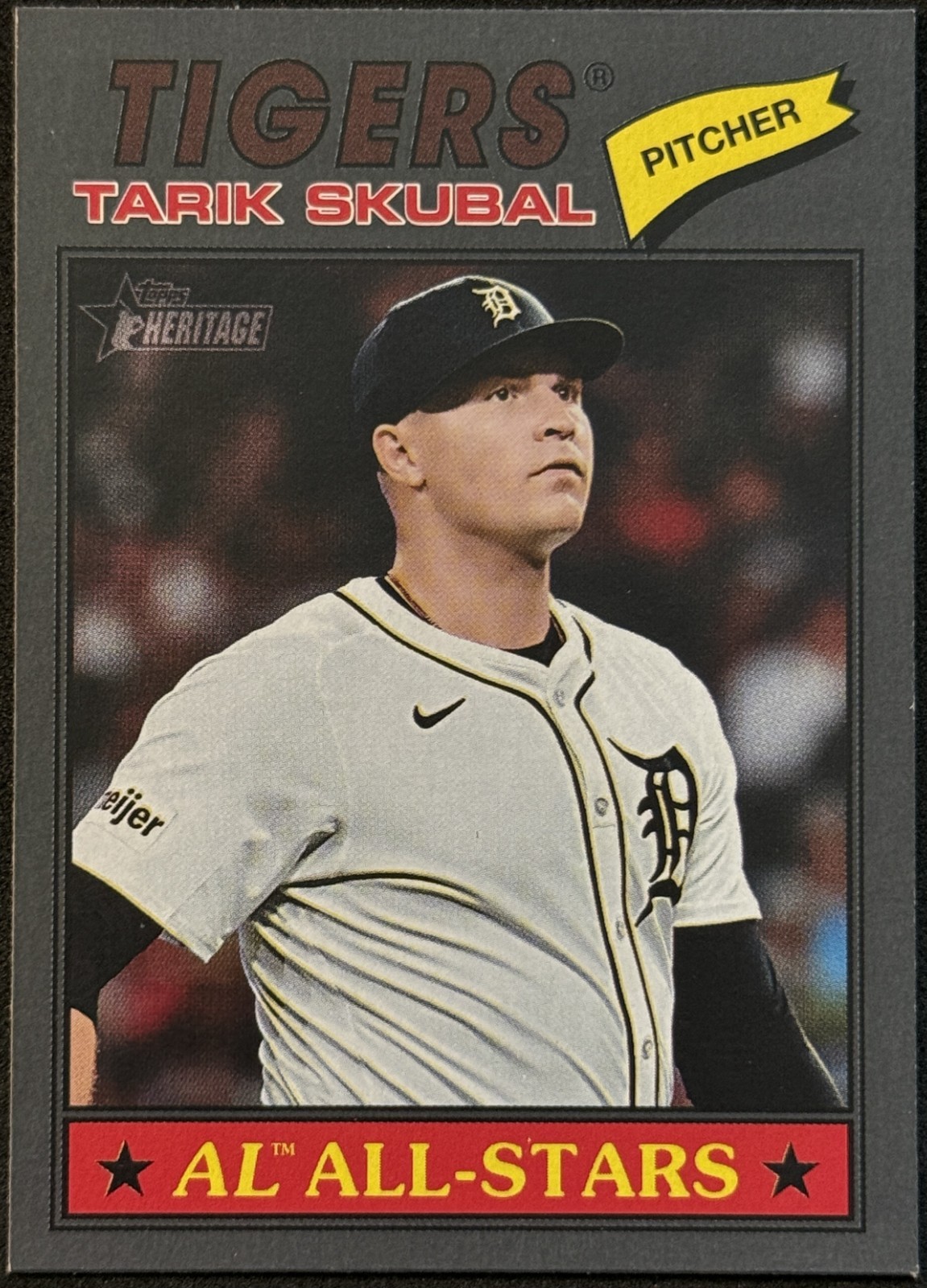 2026 Topps Heritage: Dark Gray Border - Pick a Card