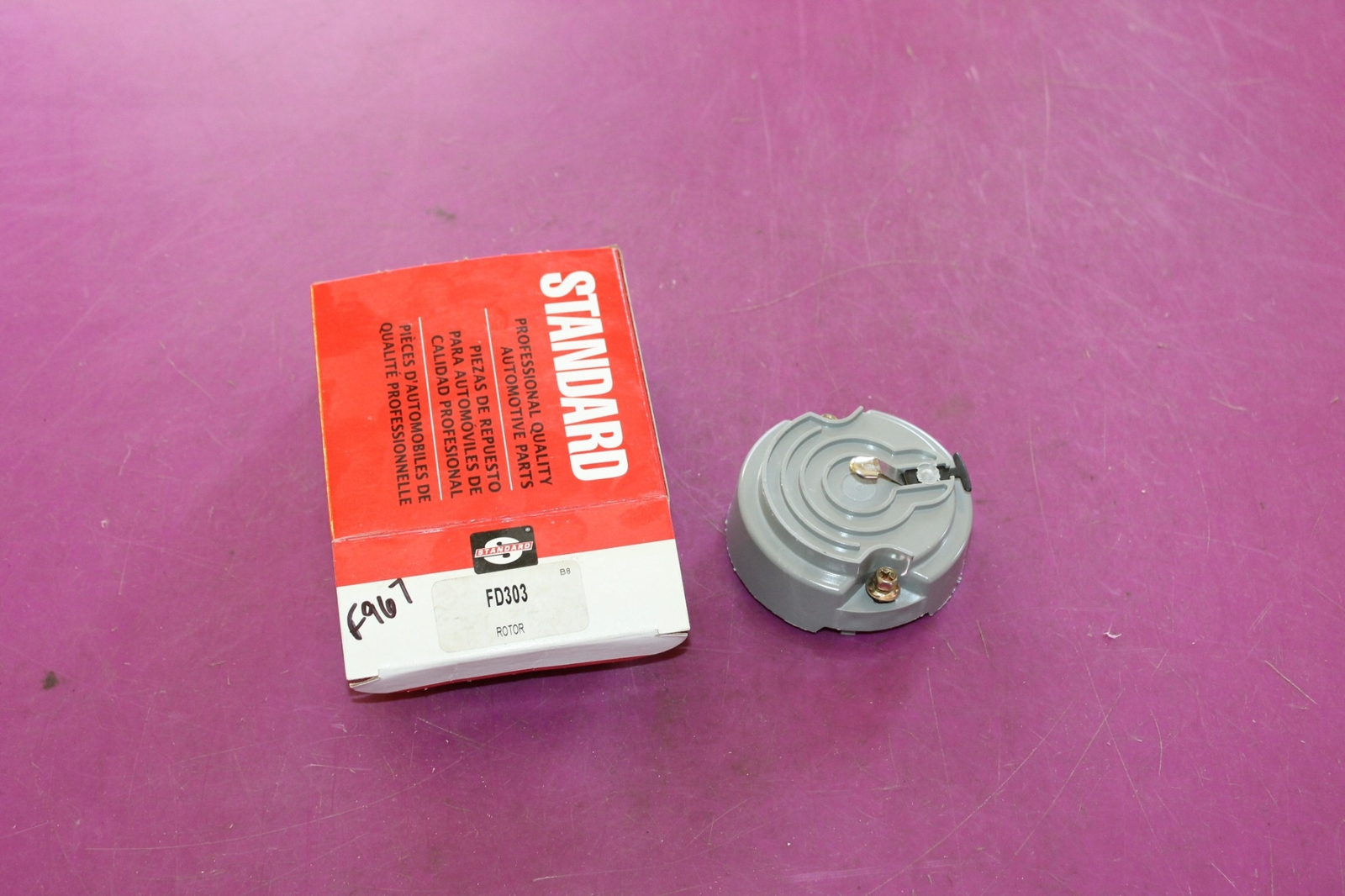 Standard Motor Products Distributor Rotor. Part FD303. See pic.