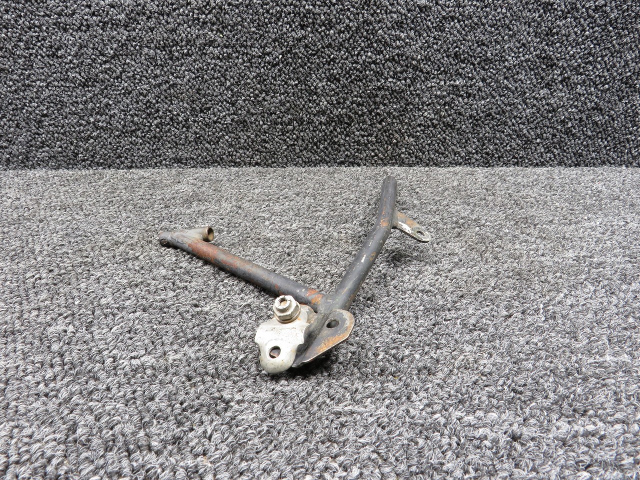 0551022-1 Cessna 172N Throttle Support Control Bracket