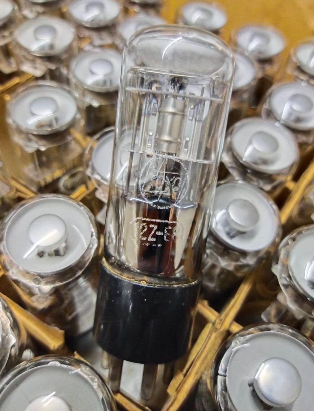 (1) 12Z-E8  12ZE8 TOYO JAPAN Tunning cat eye   Vacuum tube  tubes Valve