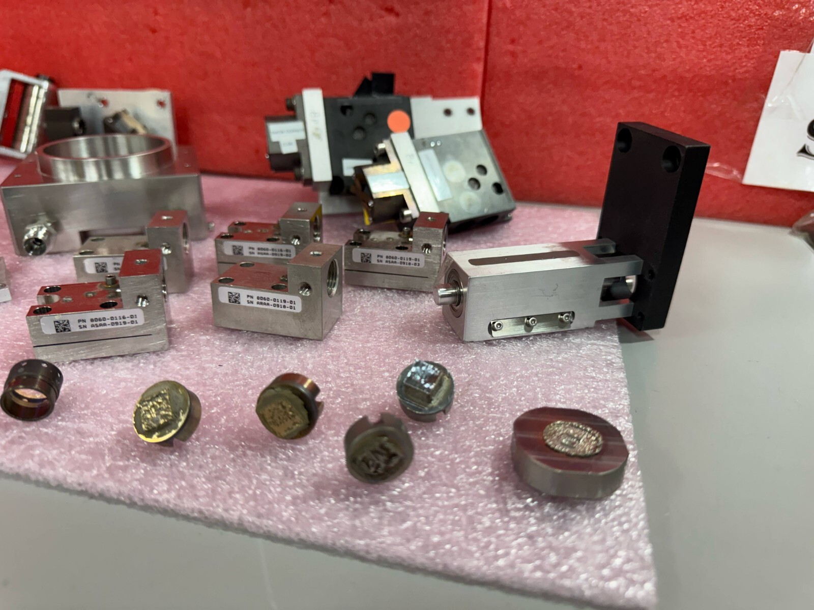 ASSORTED LOT NIKON INTERFEROMETER FLUORESCENCE FILTER CUBE NSR ASSEMBLY