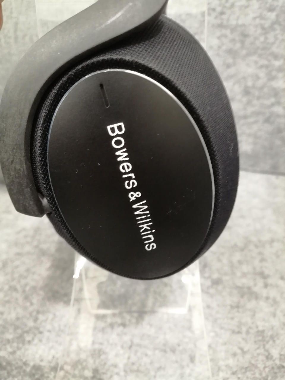 Bowers & Wilkins Noise Cancelling Earbuds Px7 Used