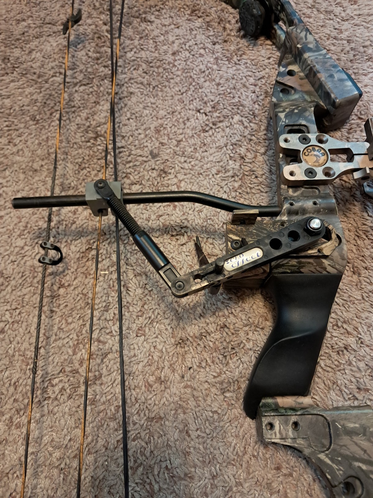 Golden Eagle SplitFire Right Hand Compound Bow 90lb / 29" Draw Length