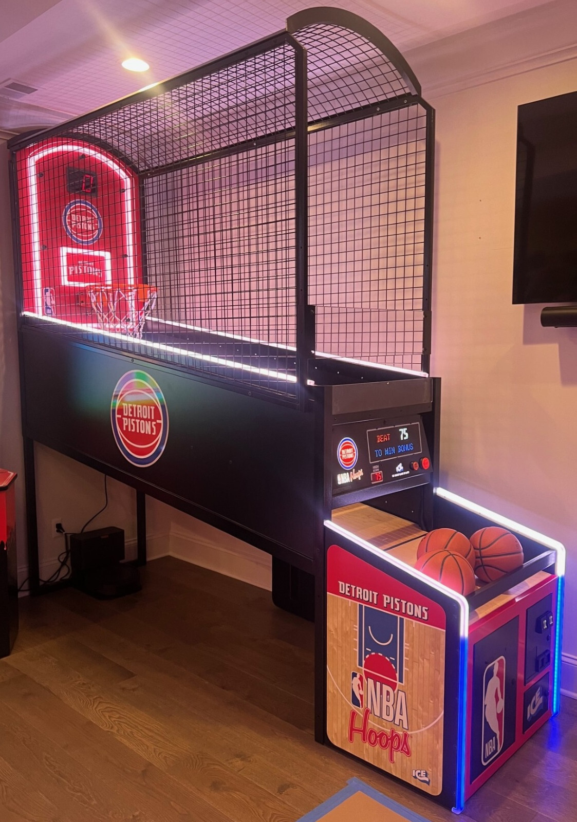 HOOPS BASKETBALL MACHINE PISTONS ARCADE MACHINE by ICE (Excellent Condition)