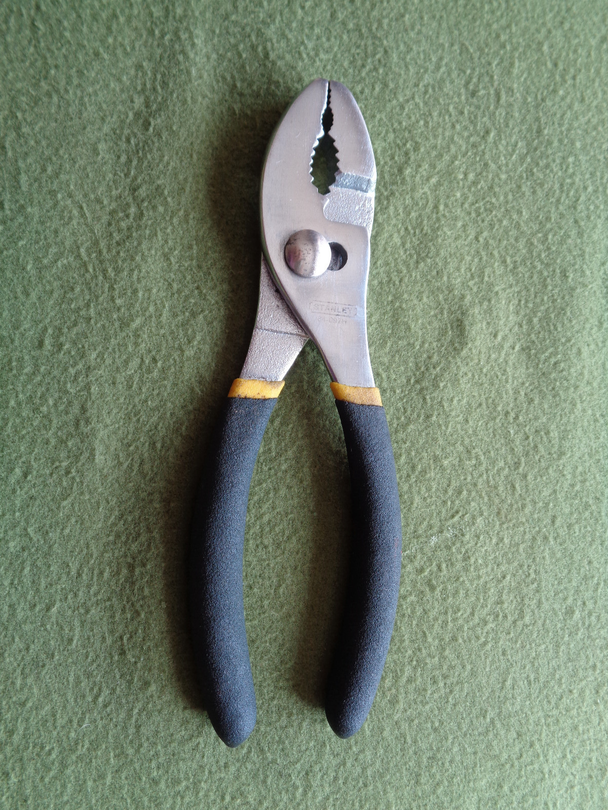 STANLEY Slip Joint Pliers – 6 ¾” (Model 84-097H)