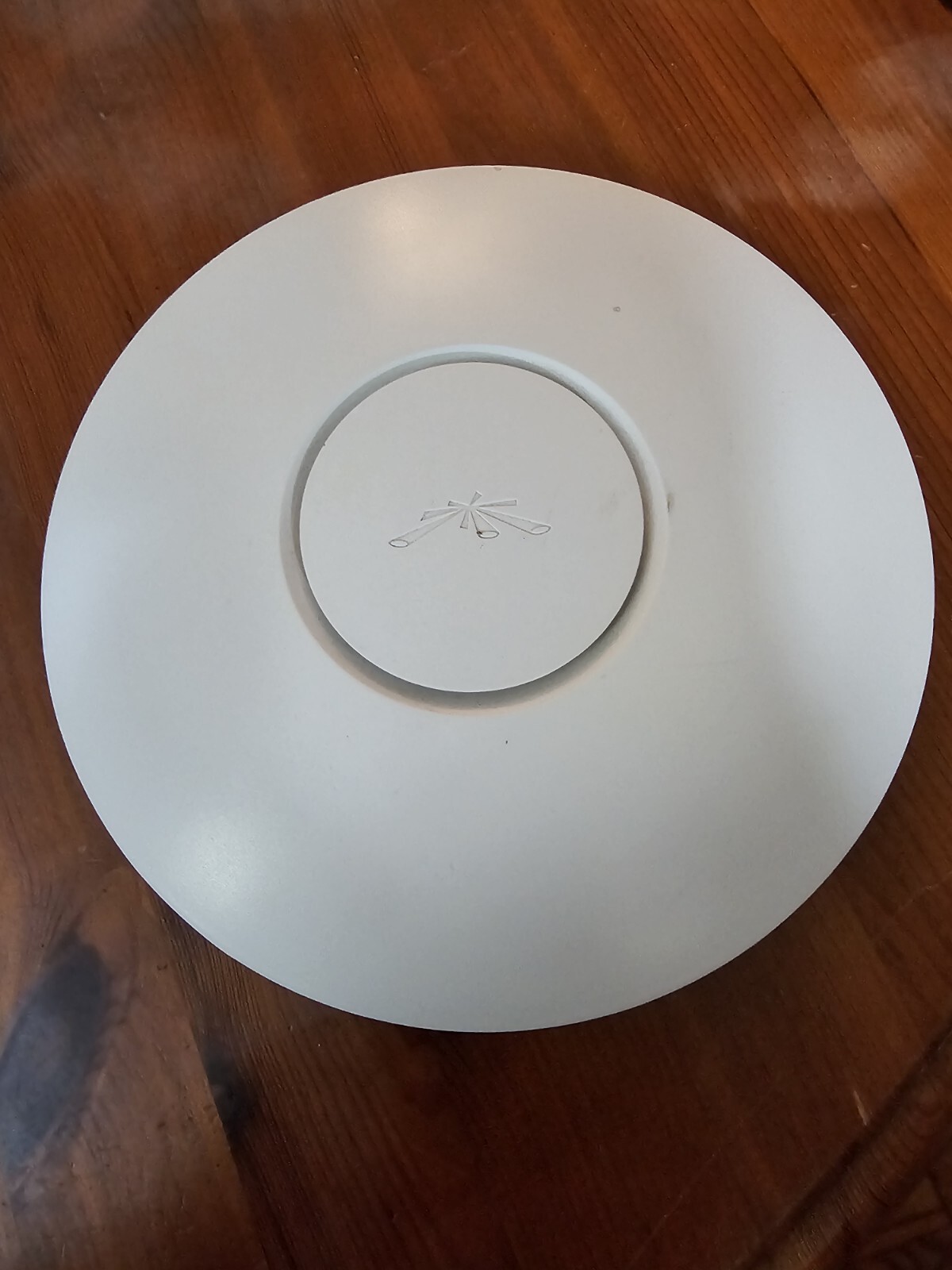 Unifi UAP-AP Long Range Unit Only No Power Cord, Excellent Condition