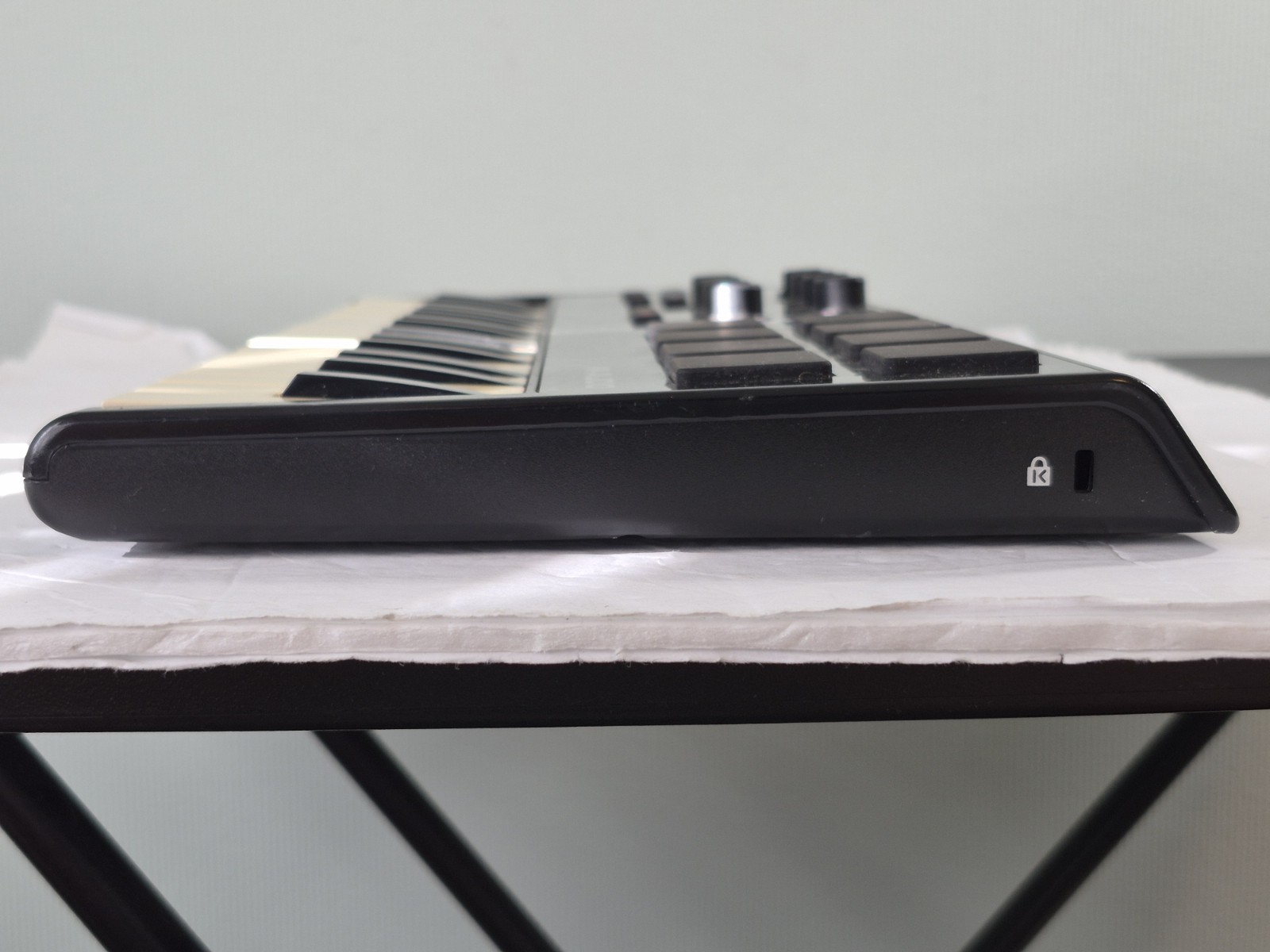 M-Audio Axiom Air Mini 32 USB Midi Controller (No USB Mini-B Cable)