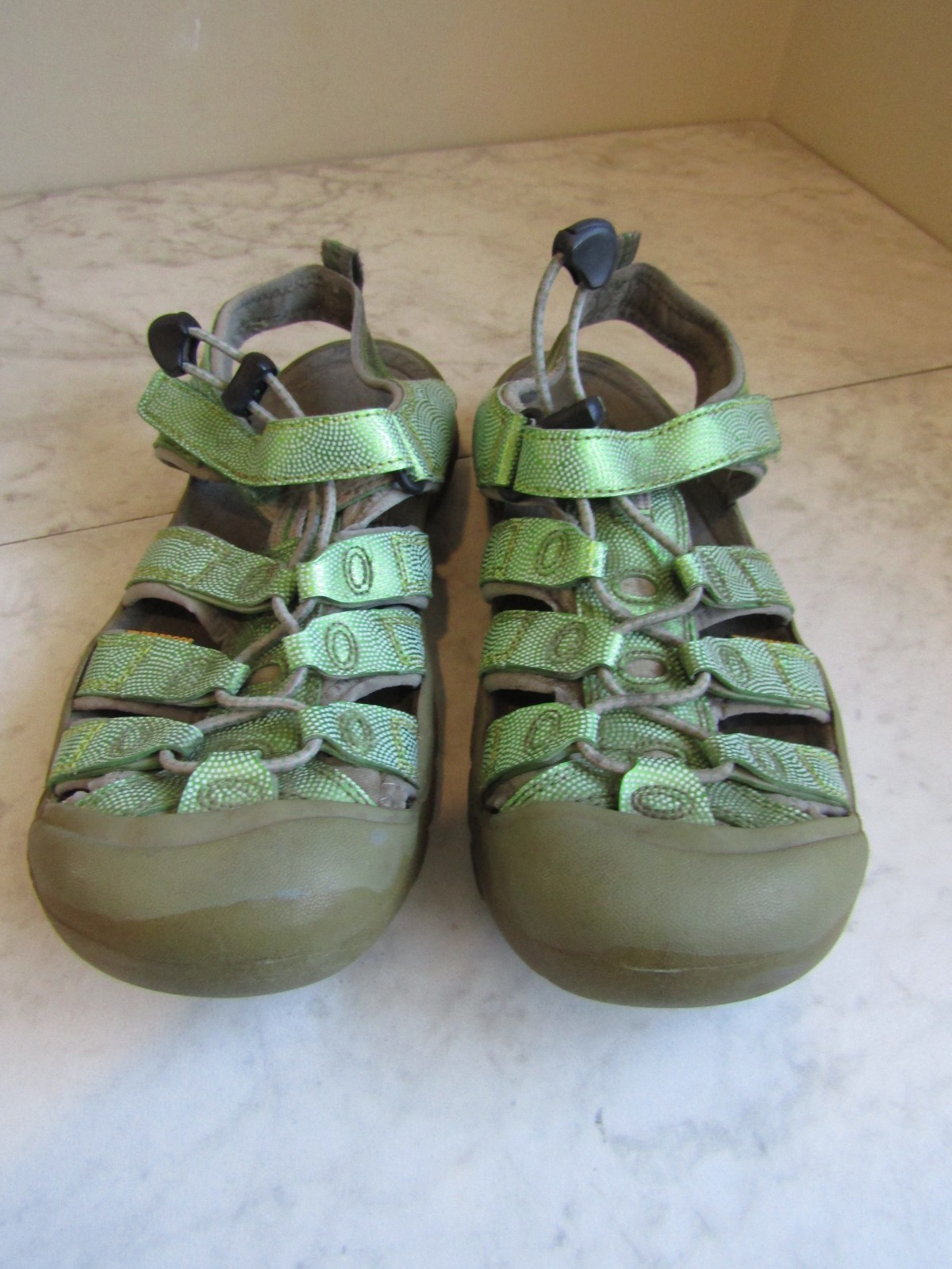 KEEN Neon Green w/Dot Outdoor Strappy Sandal Shoes Men's Size 6 EU 39