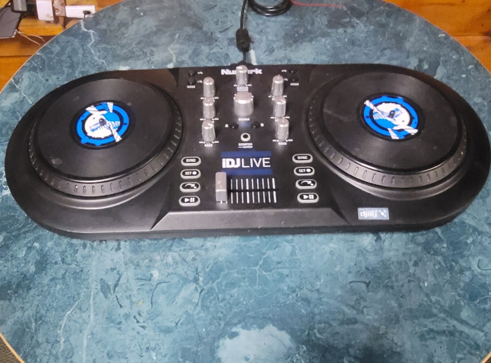Numark iDJ Live DJ Controller For iPad 🎵 30-Pin Connector