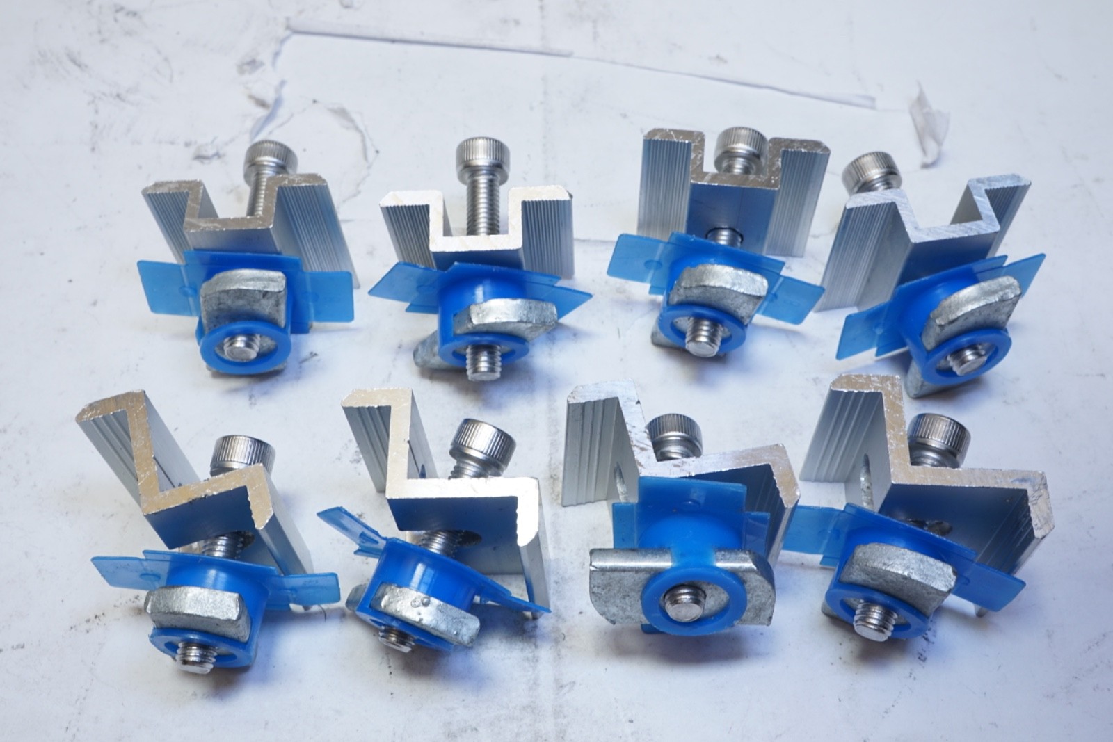 Mixed Lot 4x Middle & 4x End Clamps for Mounting Rail Solar Panel Bracket Module