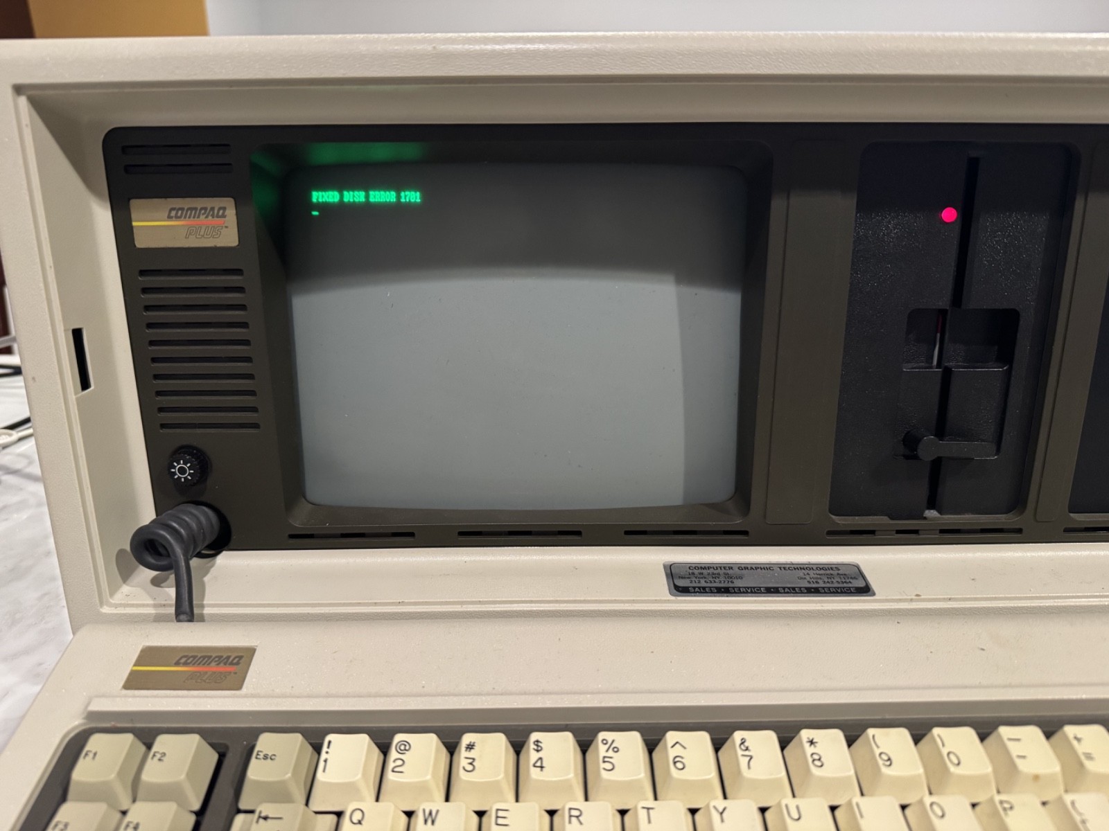 Vintage Compaq Portable Plus with bag