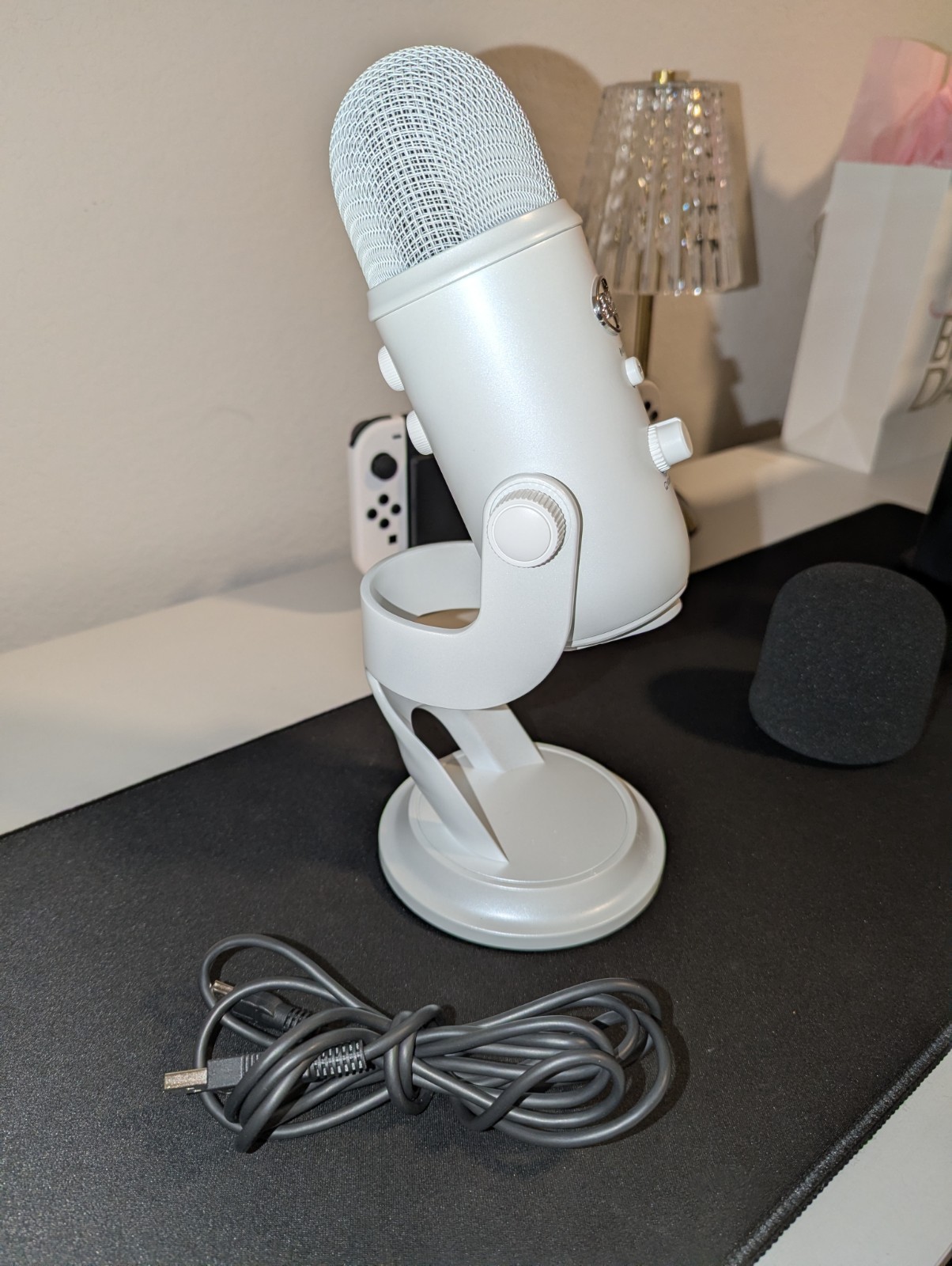 Blue Yeti USB Microphone Silver Mute Switch Volume Gain Multiple Polar Patterns